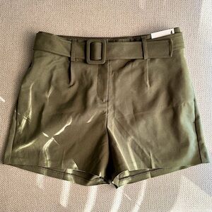 Express Olive Green High Rise Shortie Shorts 🌿 Size 4 NWT With Removable Belt
